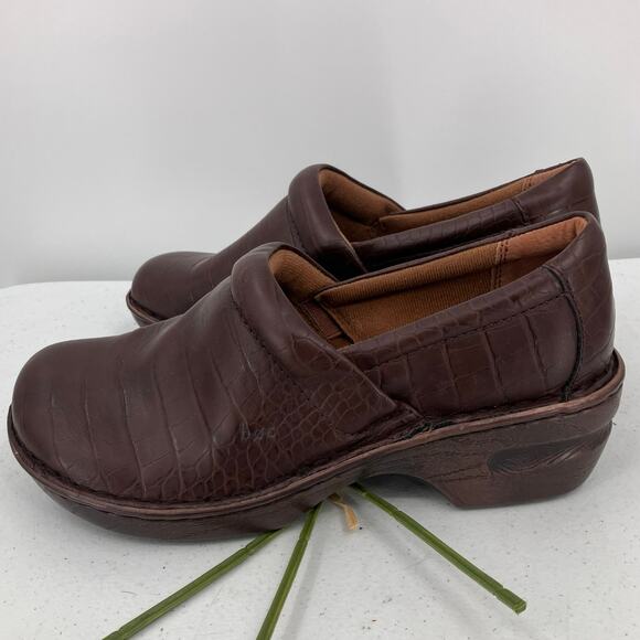 b.o.c. Born Chocolate Brown Croc Embossed Animal Print Peggy Faux Wood Clog Shoe - Picture 3 of 10